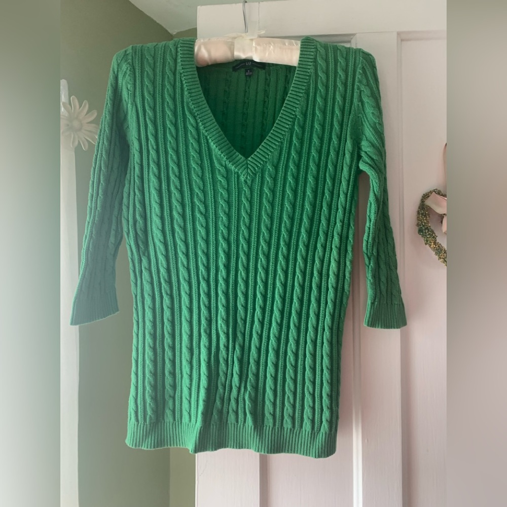 Women’s Gap sweater
